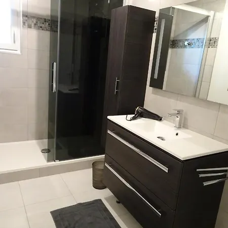 Apartment T3 150 M De La Plage, Climatisation, Piscine Et Parking Privatif -