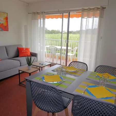 T3 150 M De La Plage, Climatisation, Piscine Et Parking Privatif - Appartement *